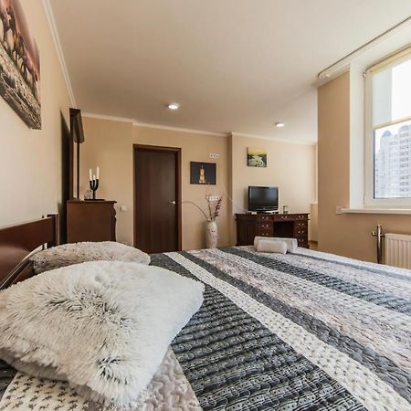Super Comfort Flat For You Near The Metro. Kiev Exteriör bild