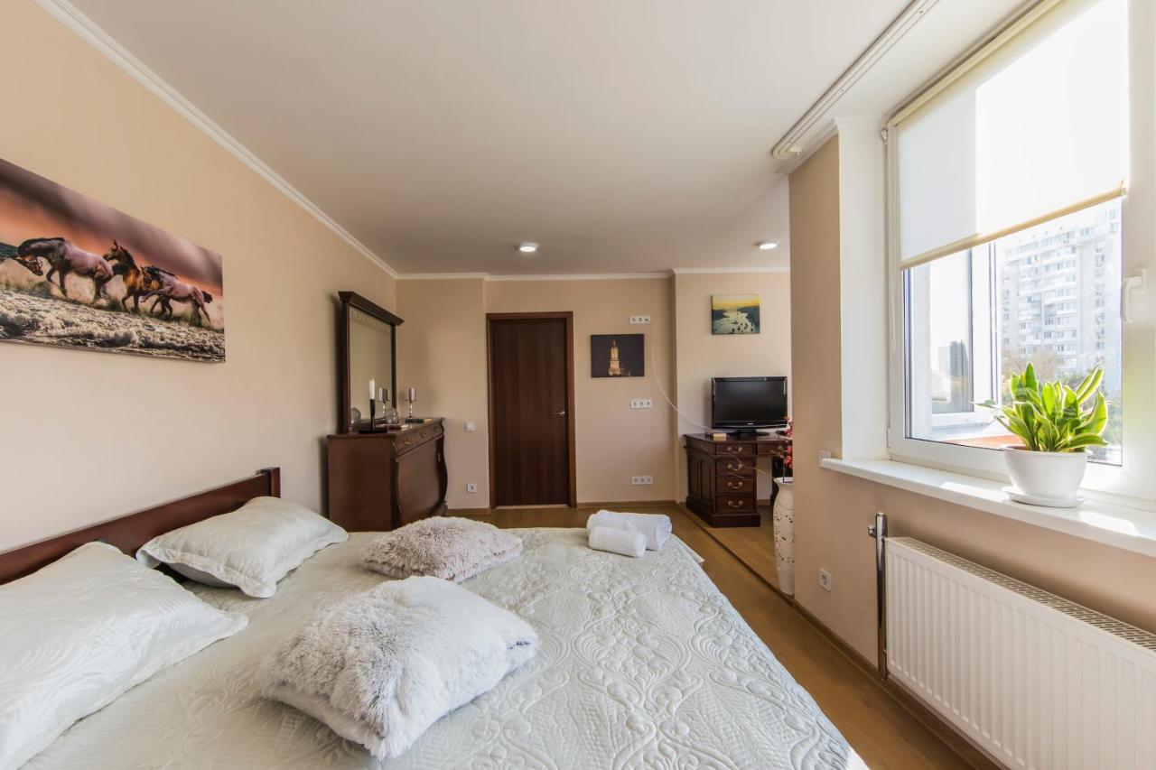 Super Comfort Flat For You Near The Metro. Kiev Exteriör bild