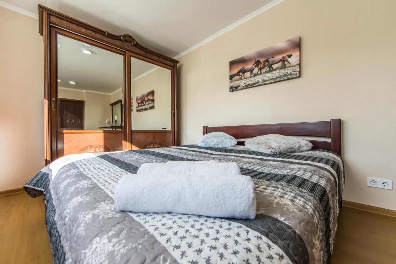 Super Comfort Flat For You Near The Metro. Kiev Exteriör bild