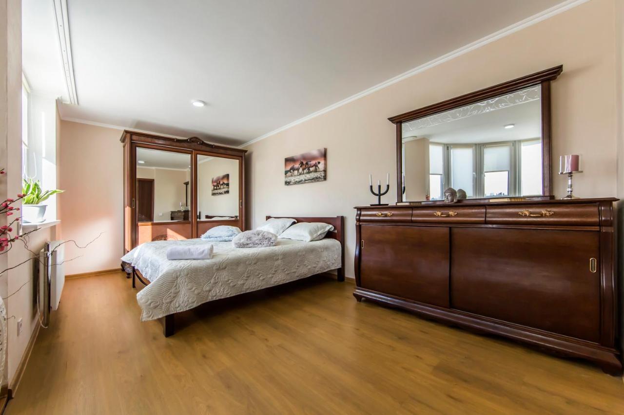 Super Comfort Flat For You Near The Metro. Kiev Exteriör bild